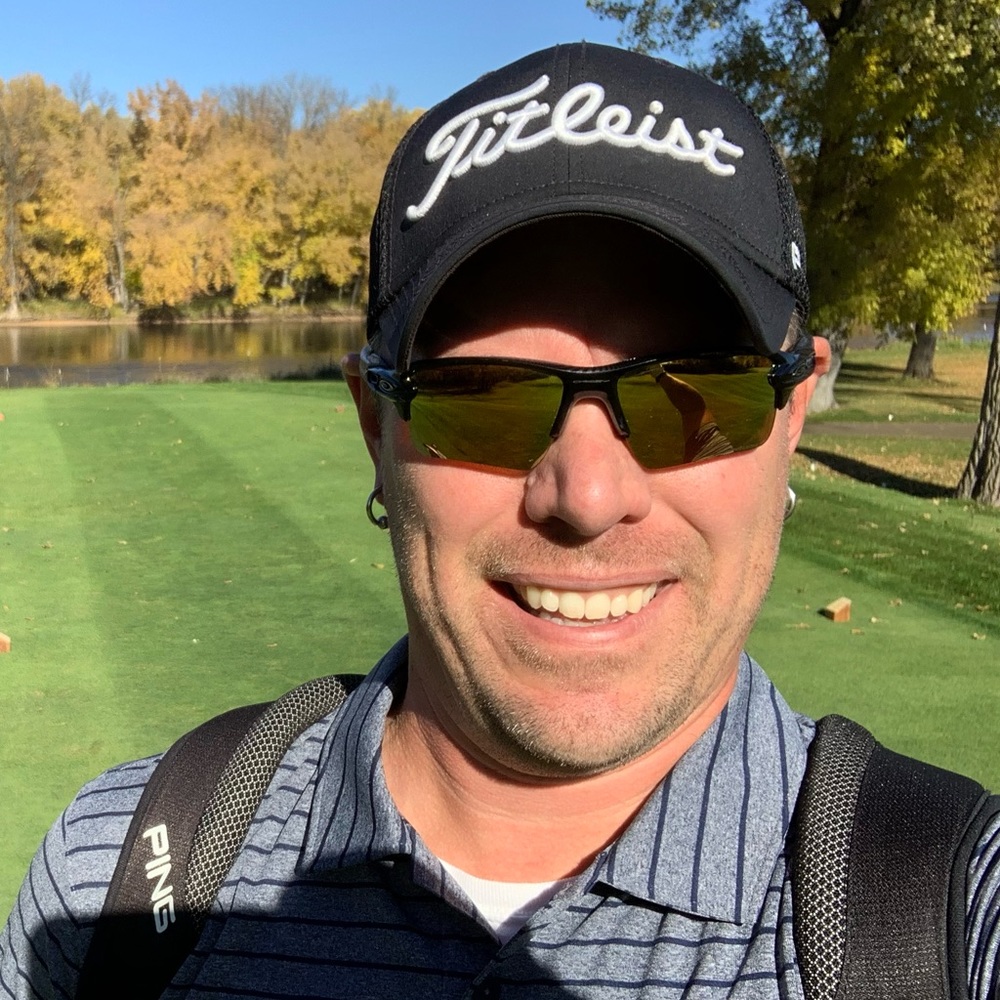 Meet your Posher, Dustin